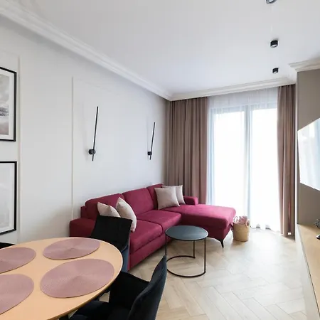 Par La 4a Oraz 4b Tuz Przy Plazy!!! Нехоже