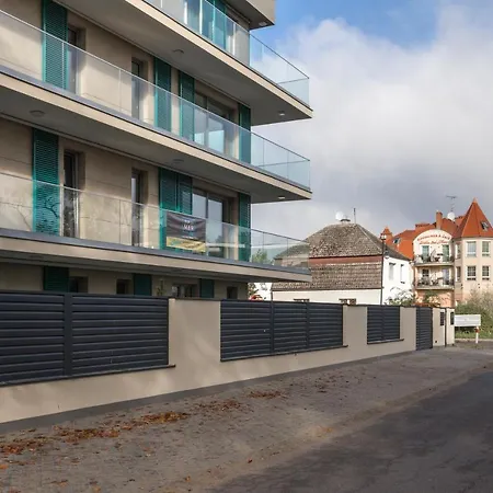 Par La 4a Oraz 4b Tuz Przy Plazy!!! * Нехоже