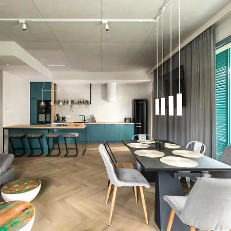 Par La 4a Oraz 4b Tuz Przy Plazy!!!