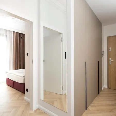 Par La 4a Oraz 4b Tuz Przy Plazy!!! Нехоже